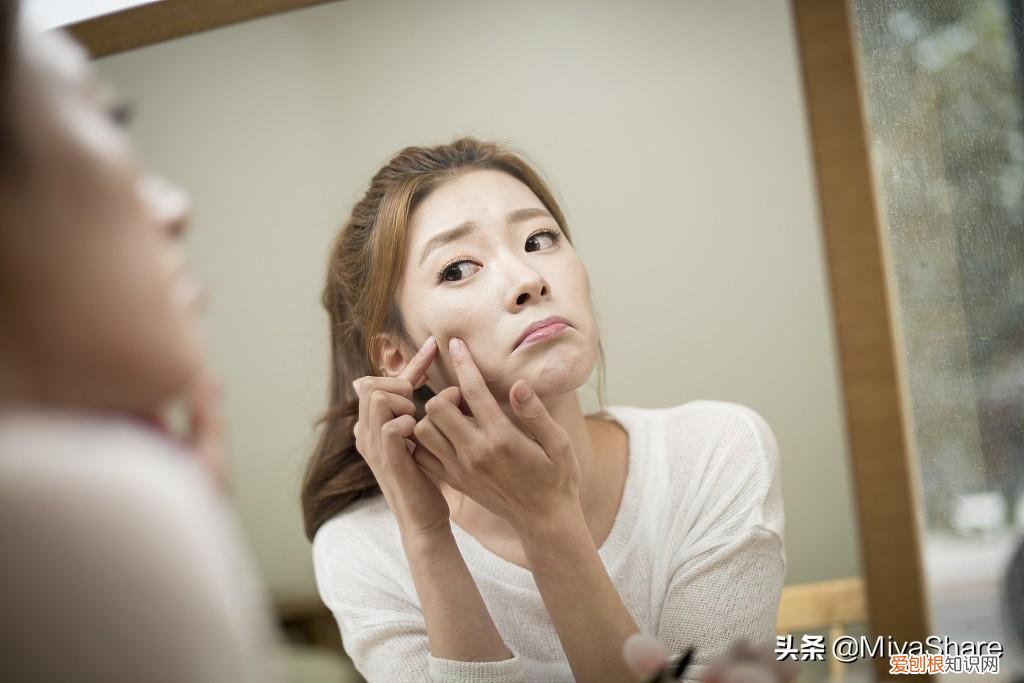 化妆品会闷痘吗？皮肤科医生解决了闷痘的真相