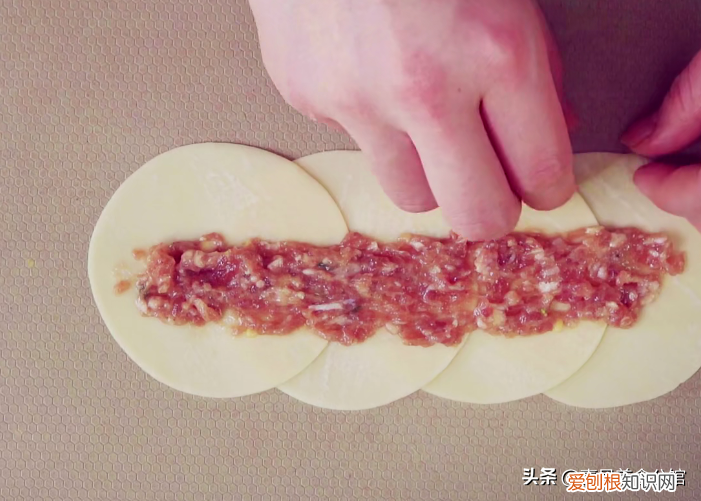 红黄紫玫瑰煎饺怎么做 红黄紫玫瑰煎饺怎么做