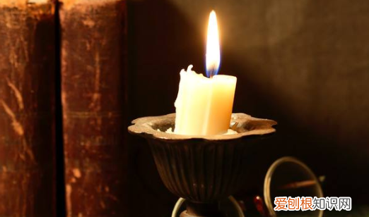 简短的劝节哀的句子，朋友亲人去世了如何安慰