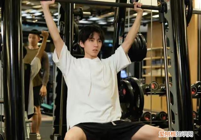 一个月瘦20斤,一个人瘦20斤变化大吗