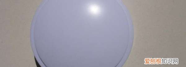 家里灯罩发黄清洁窍门 家里灯罩发黄清洁的窍门