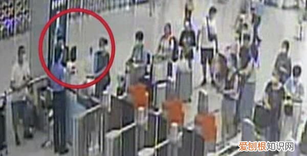 夫妻高铁乘车迟到竟强行冲闸,夫妻高铁误点冲闸被罚200元