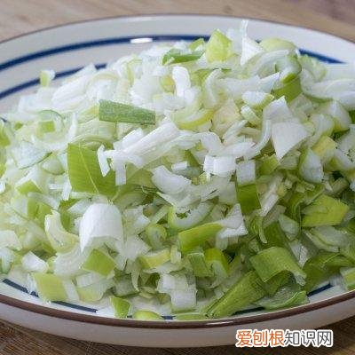 牛肉饺子馅的做法,牛肉菲菜饺子馅的做法