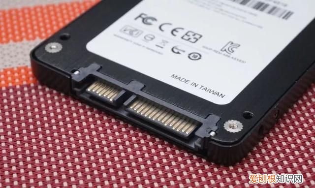怎么快速分清机械硬盘和固态硬盘