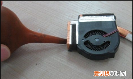联想笔记本风扇如何拆卸清理