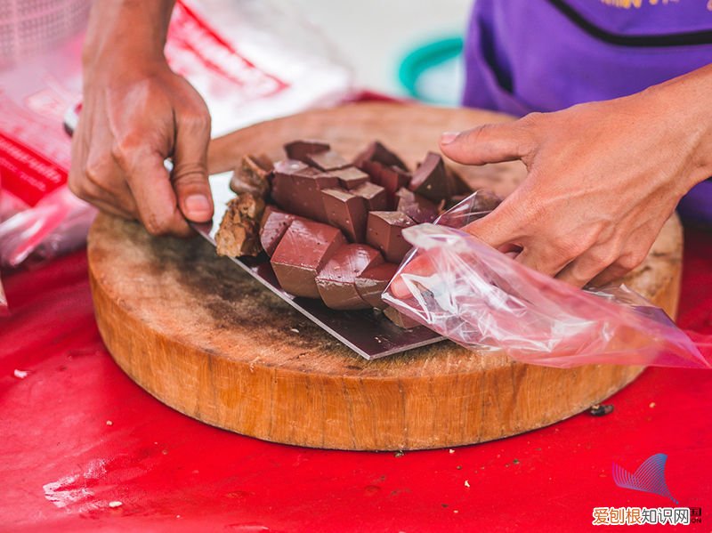 不要吓唬你！经常吃的火锅鸭血里可能没有鸭