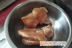 扣肘子怎么做好吃窍门，家常菜扣肘子——扣肘子的做法