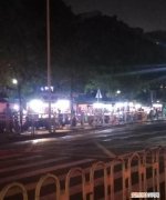 看了这些,你还敢吃路边摊吗英语