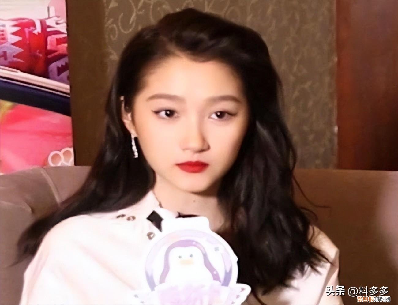 关晓彤原名叫什么 关晓彤满族原名叫什么