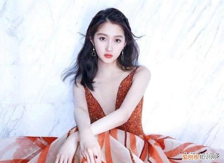 关晓彤原名叫什么 关晓彤满族原名叫什么