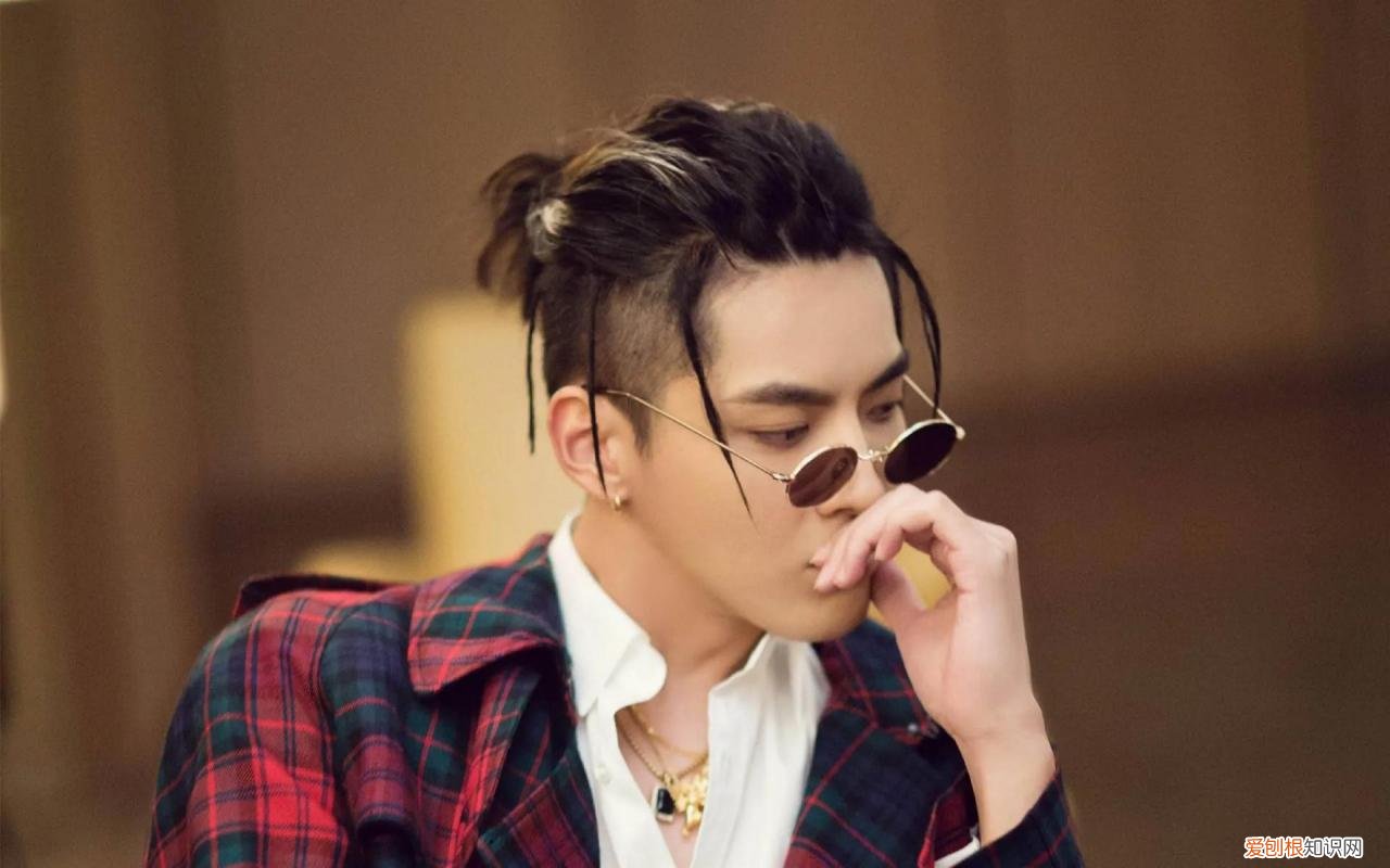 易烊千玺事件始末 易烊千玺事件是怎么回事