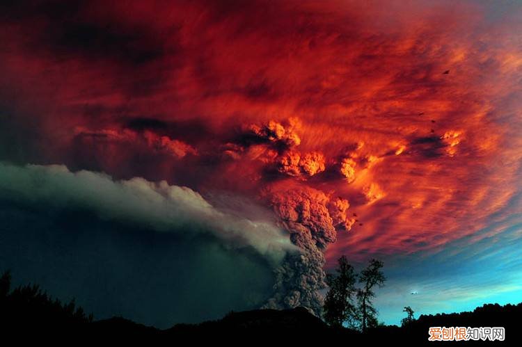 汤加火山的威力相当于1000颗核弹，23万日本人避难，或者是夏天