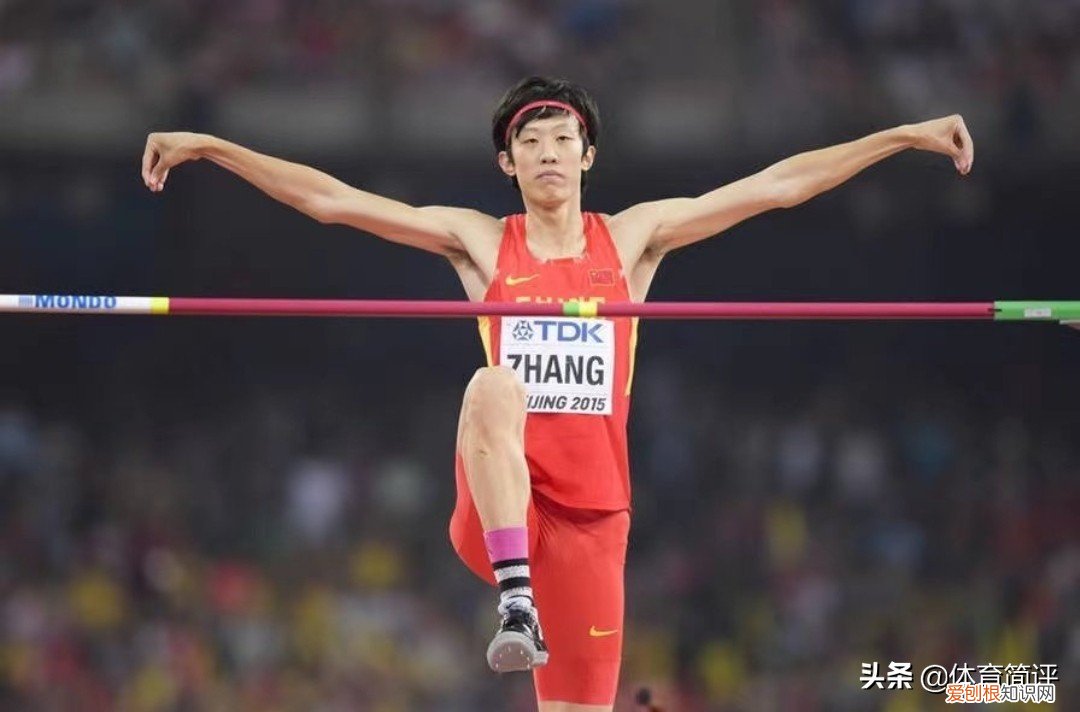 张国伟为什么被退队(宣布复出的张国伟，为何不重返国家队，反而要自己花钱聘请团