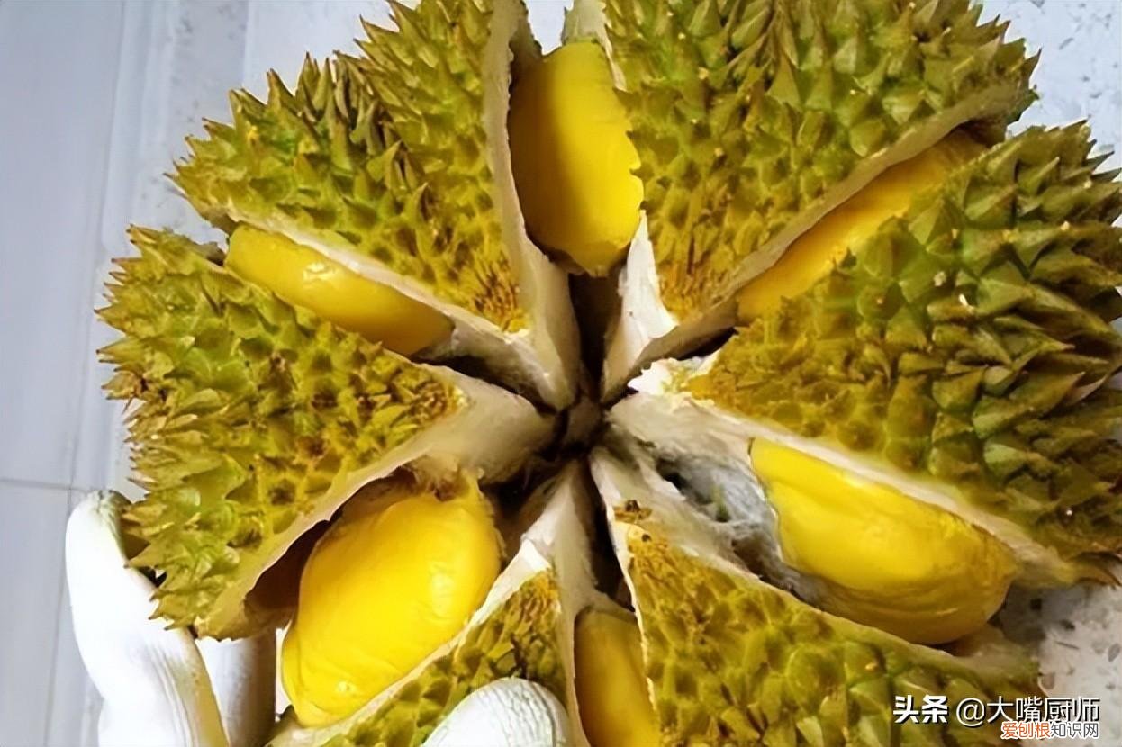 榴莲怎么挑选肉多饱满的图片 榴莲怎么挑选肉多饱满的