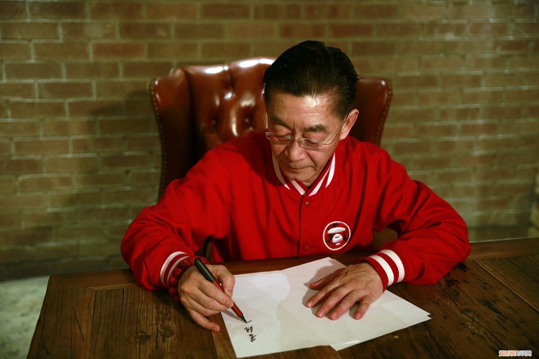 六小龄童被陈道明怼 六小龄童病逝