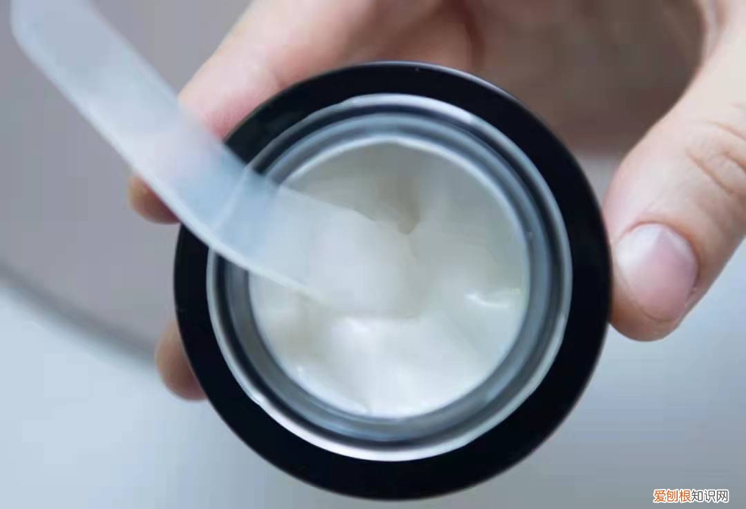 有没有好用又实恵的眼霜,求介绍?自己用过觉得好的产品有哪些推荐 好用的眼霜