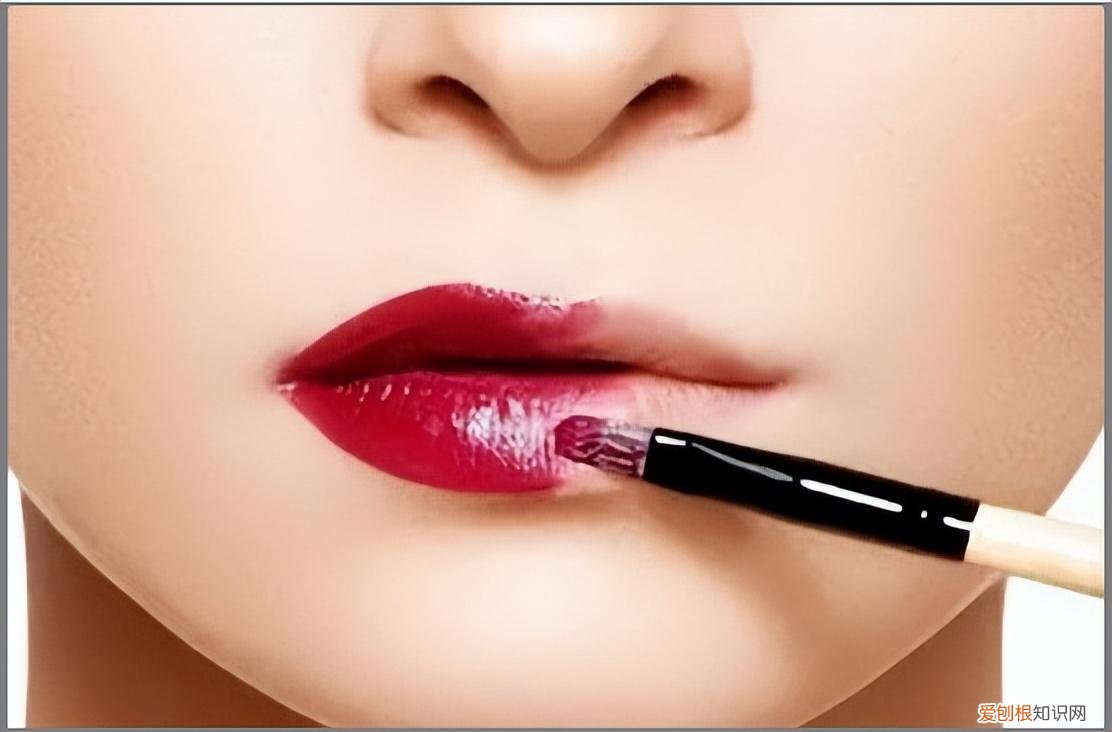 裸妆需要哪些化妆品步骤是什么 裸妆需要哪些化妆品