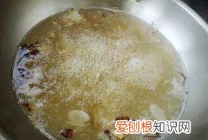 小白菜串丸子家常做法，小白菜汆丸子的做法窍门