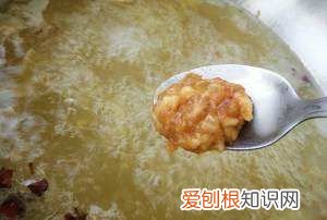 小白菜串丸子家常做法，小白菜汆丸子的做法窍门