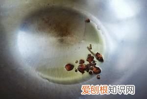 小白菜串丸子家常做法,小白菜汆丸子的做法窍门