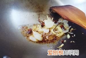 小白菜串丸子家常做法，小白菜汆丸子的做法窍门