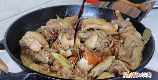 铁锅炖大鹅怎么做,铁锅炖大鹅里面加什么配菜好吃