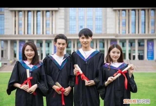 怎么教育孩子见人打招呼