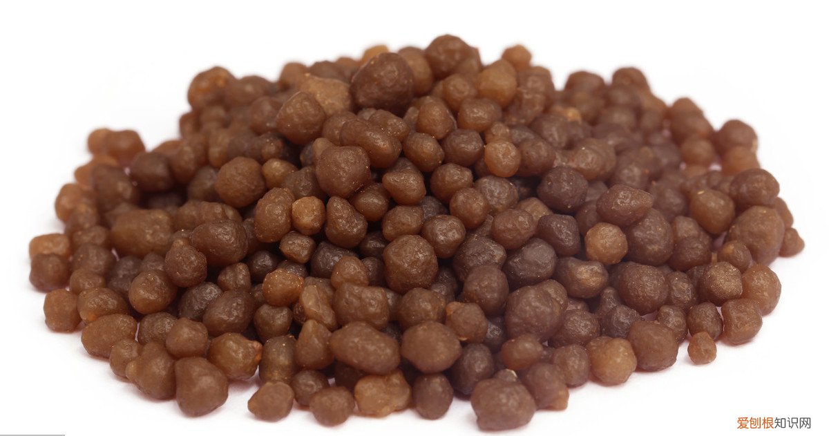 种庄稼用磷肥，磷肥有什么作用？不同的磷肥施用时注意什么 磷肥的作用