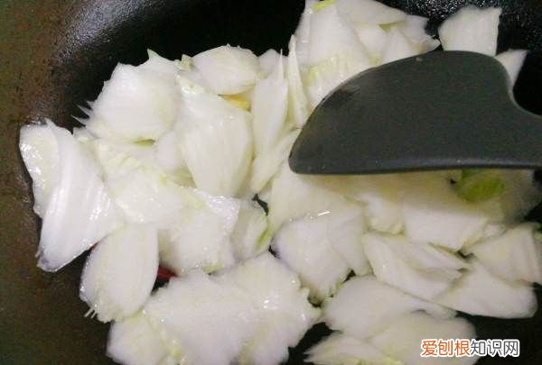 烧白菜的做法，白菜怎么炒好吃又简单的做法