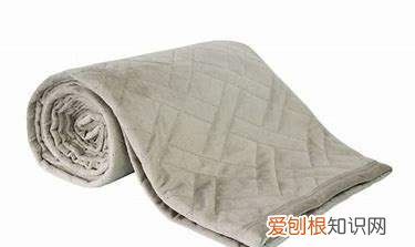 毛毯和被子哪个更暖 毛毯可以用洗衣机洗