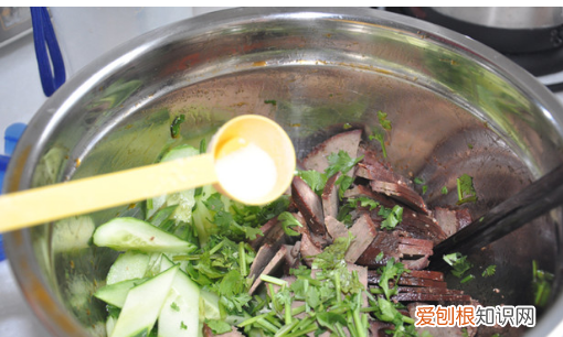 熟猪肝凉拌怎么做好吃窍门，凉拌猪肝怎么做好吃家常做法教程