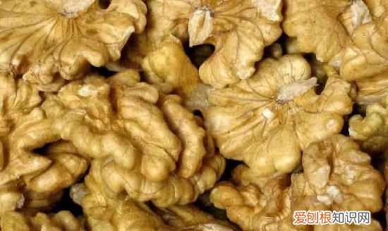 胡桃仁和核桃仁是一种东西 胡桃仁的功效有哪些