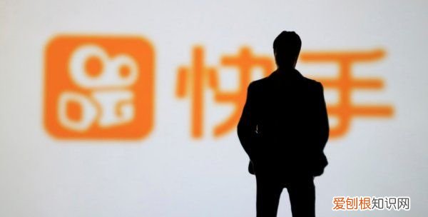 快手极速版怎么设置自动缓存作品