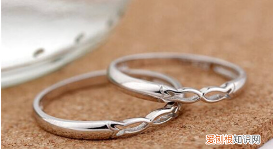 铂金戒指容易刮花，铂金戒指没几天就划痕是什么原因呢