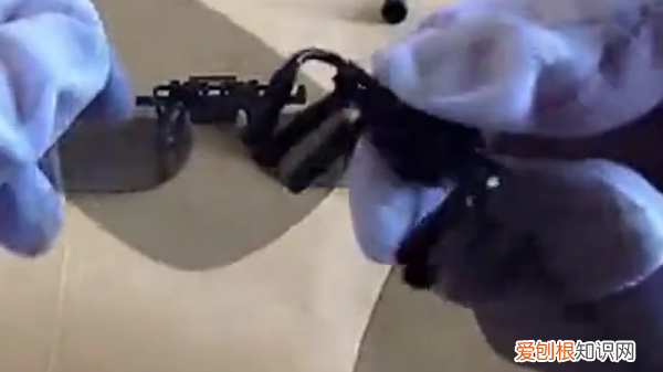 夹片式3d眼镜的戴法,如何使用夹片式3D眼镜