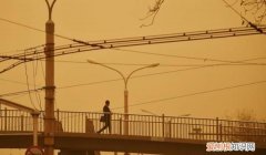 北京升级发布沙尘暴黄色预警