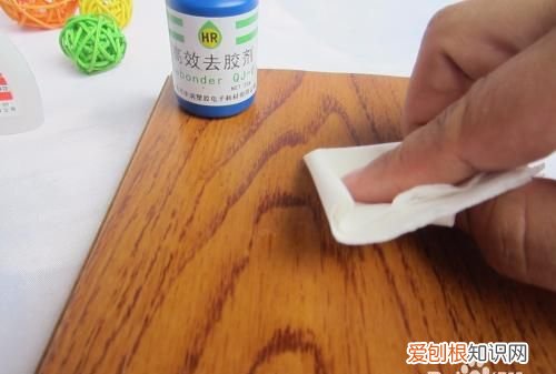 如何洗掉502胶水，怎么洗掉502胶水 502胶水清除方法