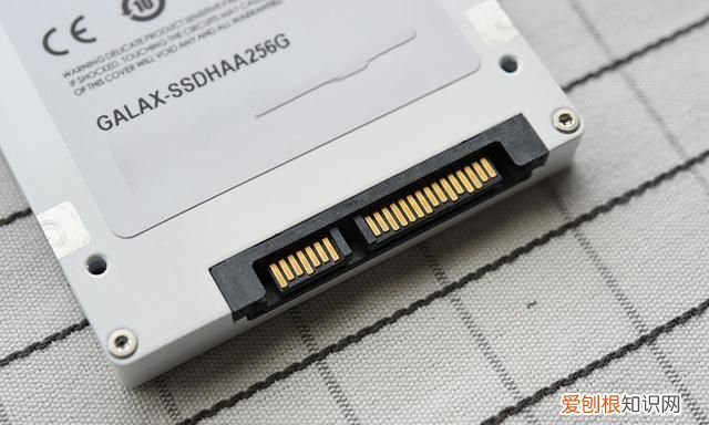 u2硬盘可以接sata接口吗 u2和sata接口有什么区别