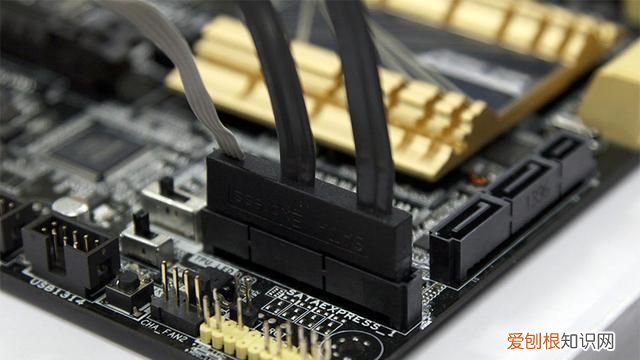 u2硬盘可以接sata接口吗 u2和sata接口有什么区别