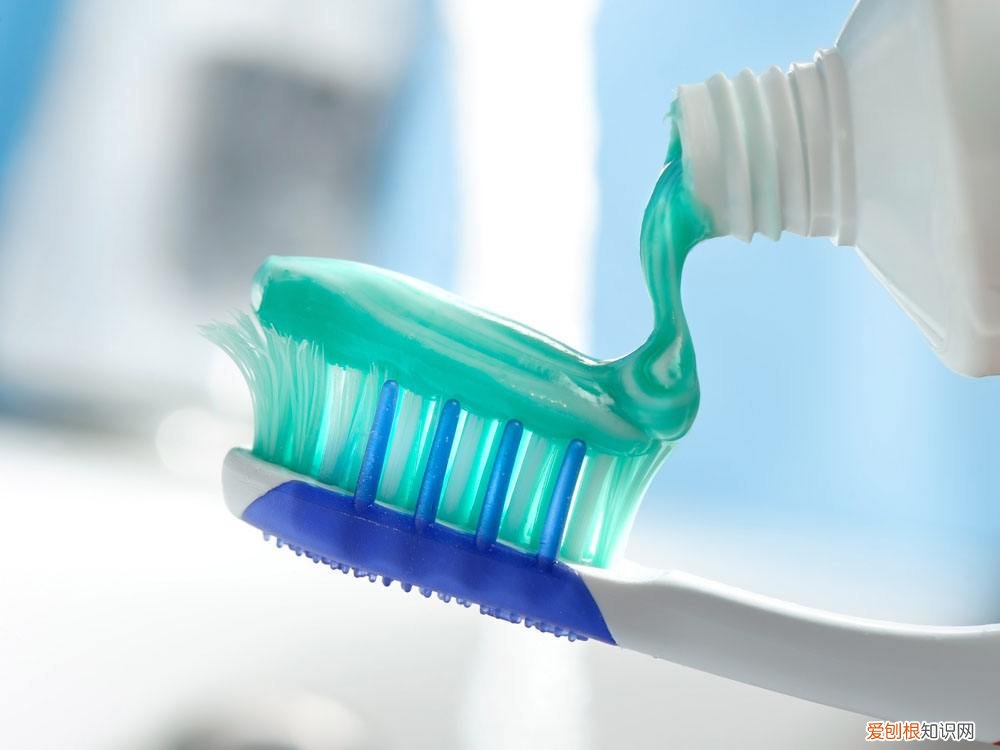 牙膏也能测出你怀没怀孕 牙膏验孕法变蓝的图片