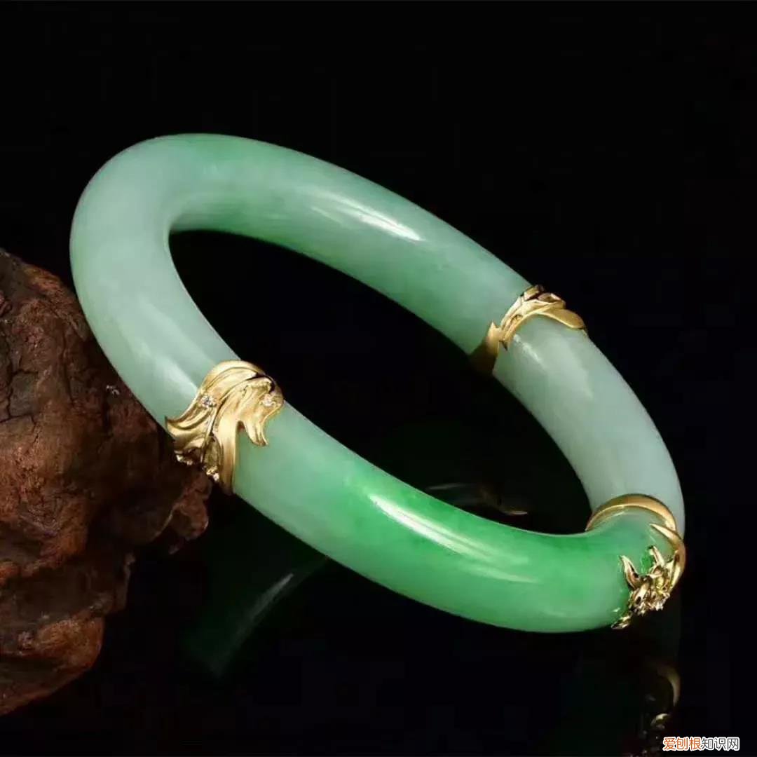 翡翠手镯断裂的处理方法