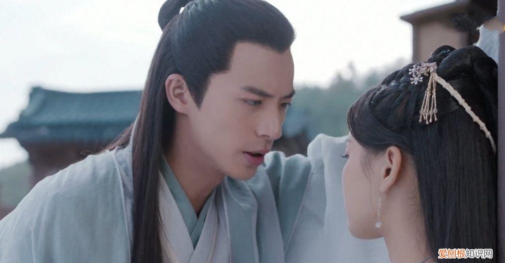 杨超越且听凤鸣演什么