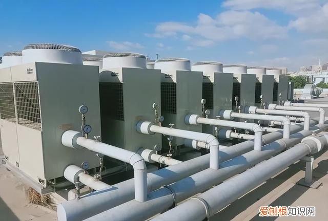 室外机平台放在哪个位置合适