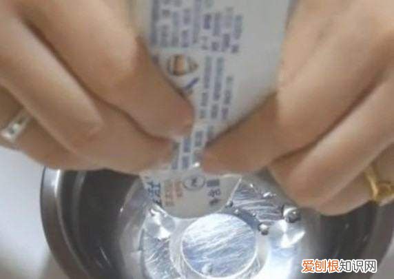 如何在家自制强力胶水，自制简易强力胶水粘塑料