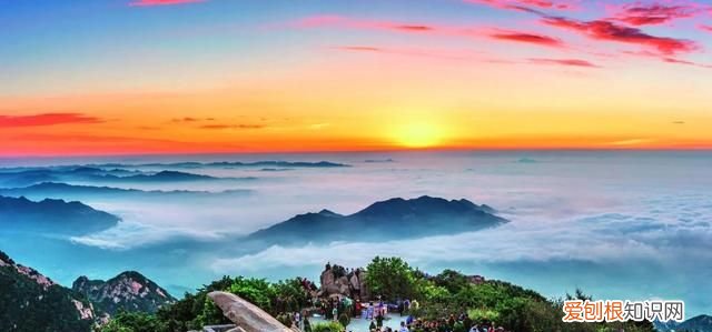 杜甫李白青城山 造化钟神秀阴阳割昏晓唐杜甫