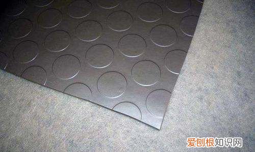 厨房地板怎么清理比较干净 厨房地板如何清理比较干净