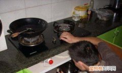 厨房地板怎么清理比较干净 厨房地板如何清理比较干净