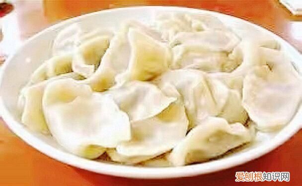 一斤面粉可以包多少饺子 一斤面粉大概可以包几个饺子