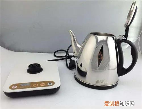 电热水壶指示灯亮不加热