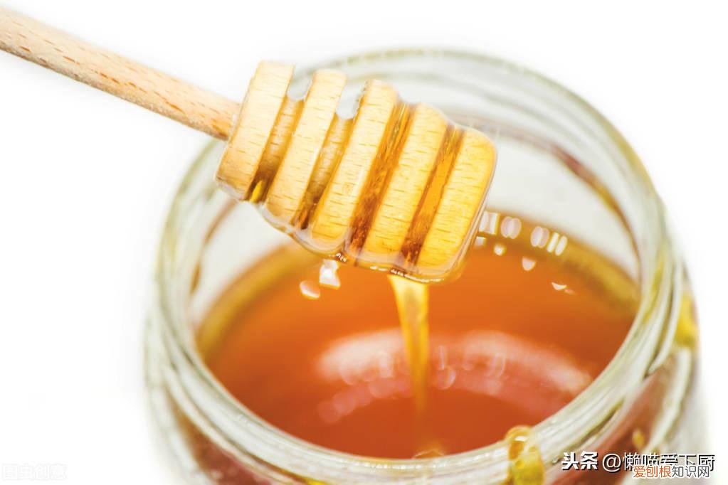 蜂蜜真假鉴定方法,一杯水就能区分真假蜂蜜了